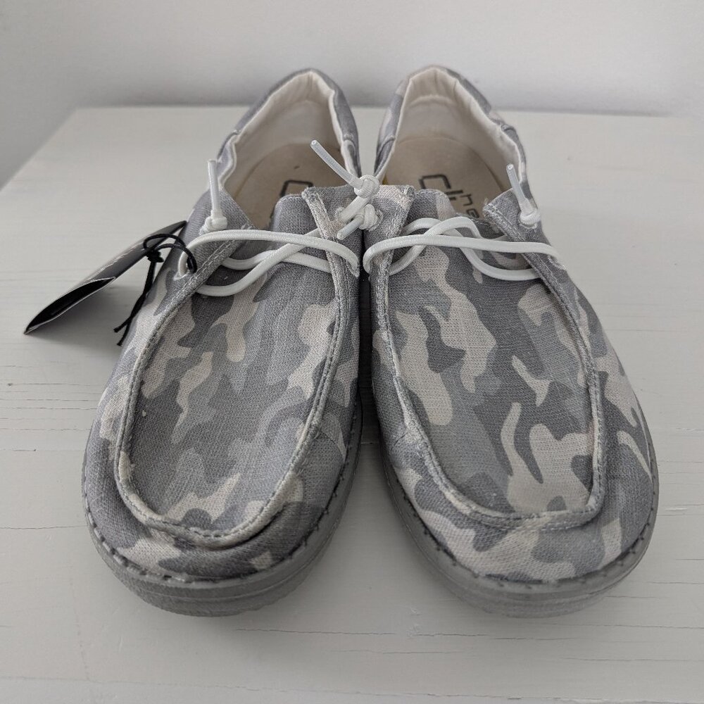 NWT Hey Dudes Art by Wendy Funk Camo Slip on Sneakers, 6